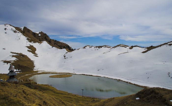 Prashar Lake Trek, Himachal Pradesh Photo - 5