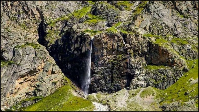 vasudhara waterfall