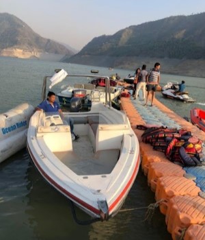 boating during hotels in tehri