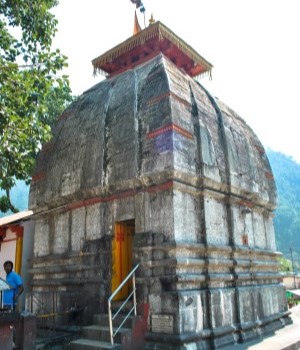 vishwanth temple duiring hotels in uttarkashi